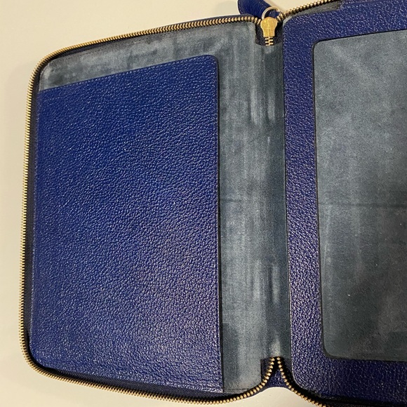 Burberry Blue iPad Case - Picture 3 of 6